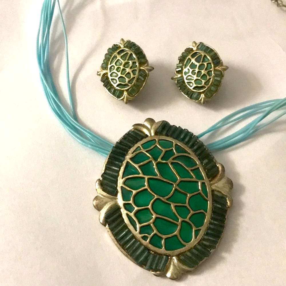 New! turtle necklace & clip on earrings set turquoise large 1" earrings Vintage